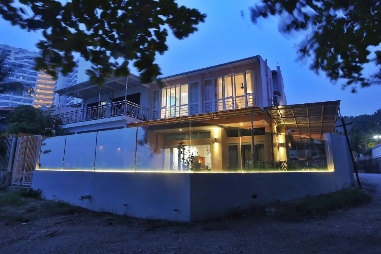 Smell Rose Beach Garden Batu Ferringhi Homestay
